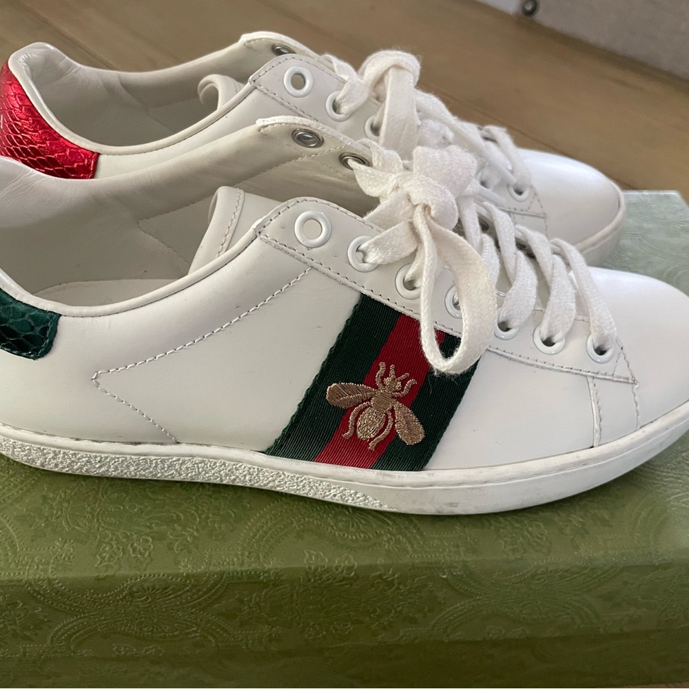Gucci White Sneakers with Red and Green Stripes